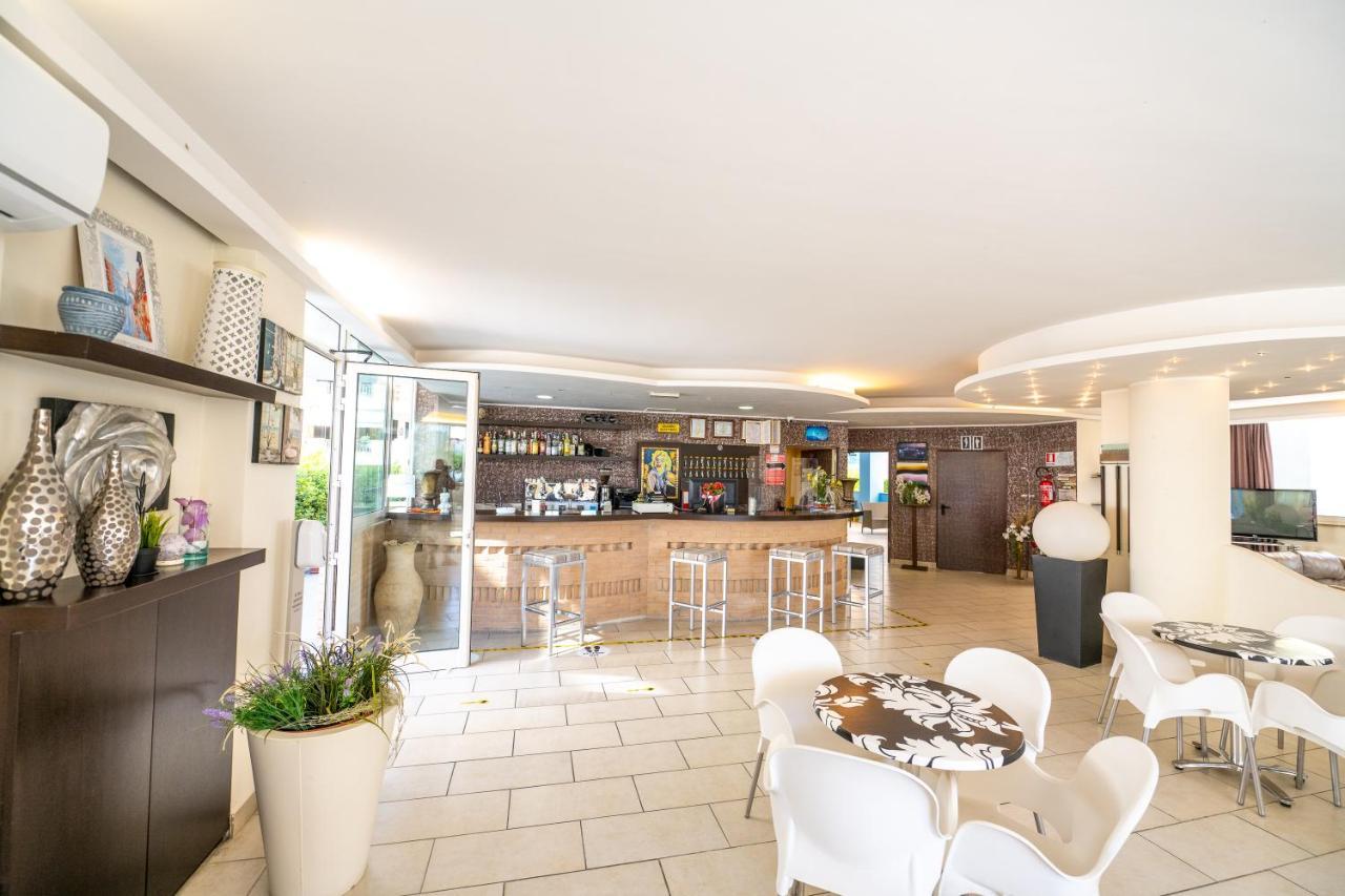 Di Matteo Hotel Розето-дельи-Абруцци Экстерьер фото
