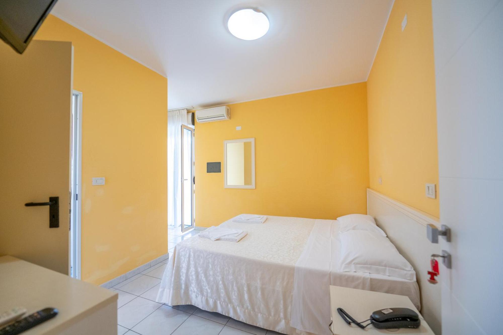 Di Matteo Hotel Розето-дельи-Абруцци Экстерьер фото