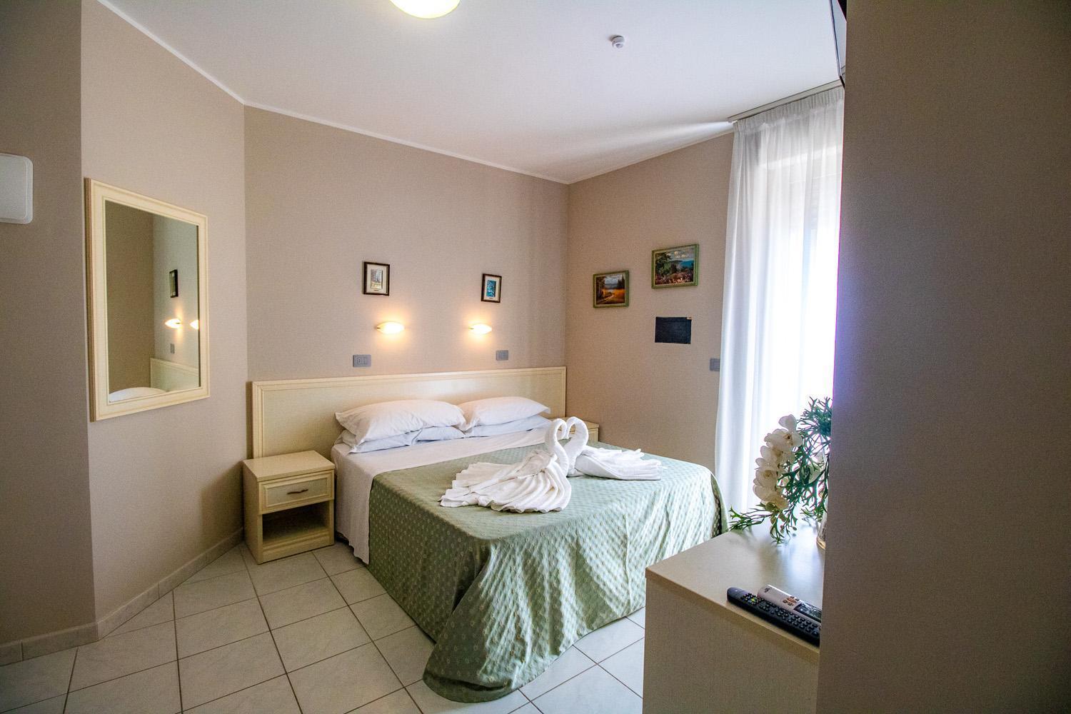 Di Matteo Hotel Розето-дельи-Абруцци Экстерьер фото